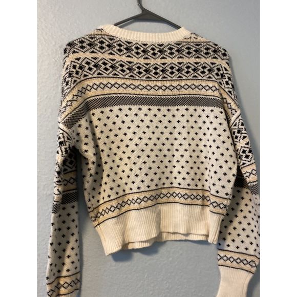 Urban Outfitters knit sweater - Picture 3 of 5